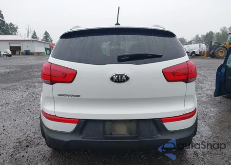 2016 Kia Sportage Lx z USA, uszkodzony, nr VIN KNDPBCAC6G7812357